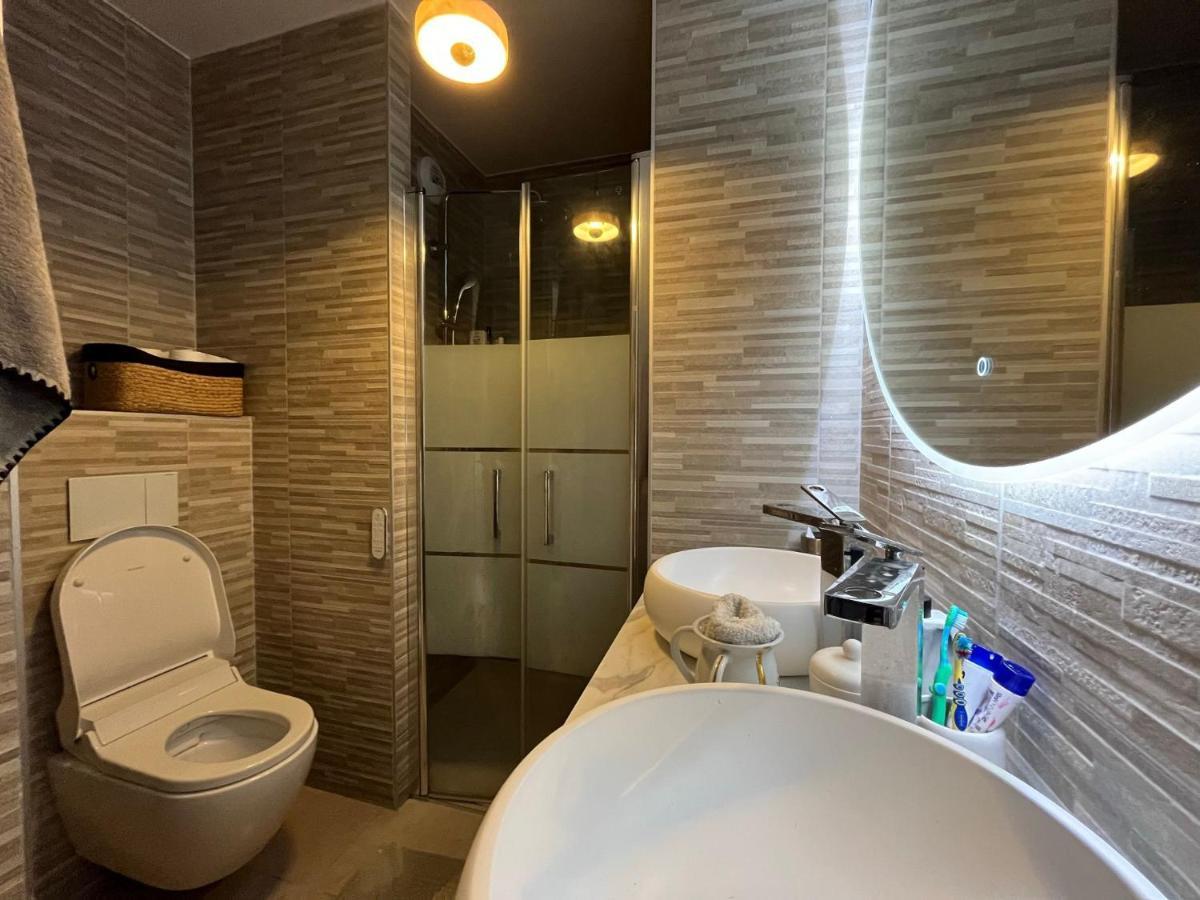 Appartement Luxueux Climatise Avec Terrasse, 6 Couchages - 17Eme Arrondissement De Paris Клиши Екстериор снимка