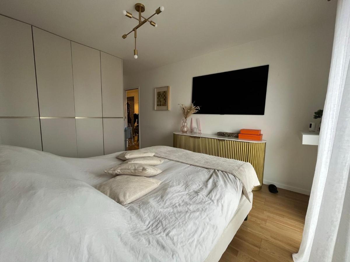 Appartement Luxueux Climatise Avec Terrasse, 6 Couchages - 17Eme Arrondissement De Paris Клиши Екстериор снимка