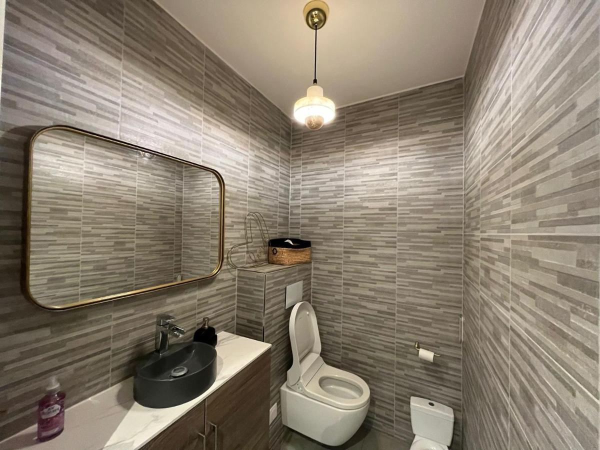 Appartement Luxueux Climatise Avec Terrasse, 6 Couchages - 17Eme Arrondissement De Paris Клиши Екстериор снимка